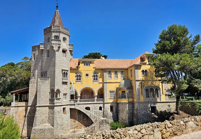 Condes de Castro Museum