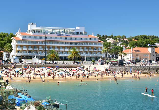 La playa de Praia da Ribeira cascais